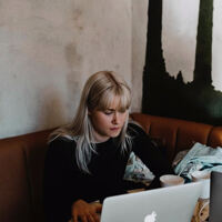 Frida Kindbom, Projektledare och kollega på Jakobsson Communication